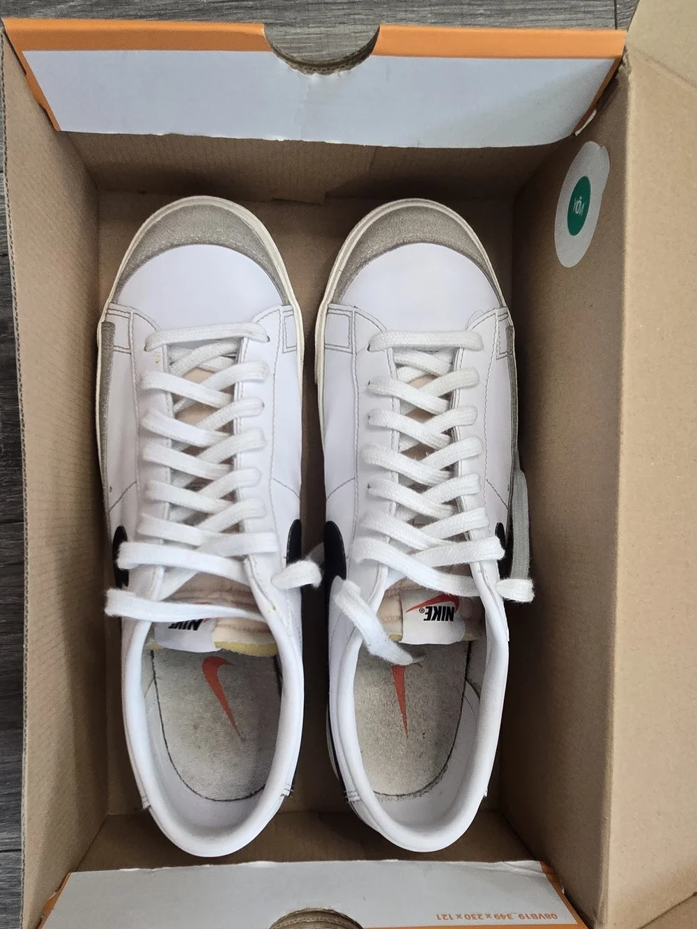 Nike Blazer Low ’77 Vintage sneakers in the classic White, Black and Sail White.